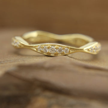 Modern Style Diamond Wedding Bands in Gold: The Perfect Blend of Elegance and Trend