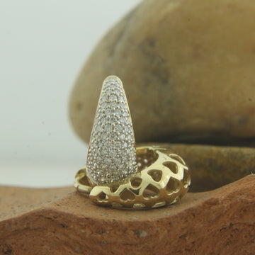 Lab Diamond Hoops in Gold – Elegant & Secure Jewelry