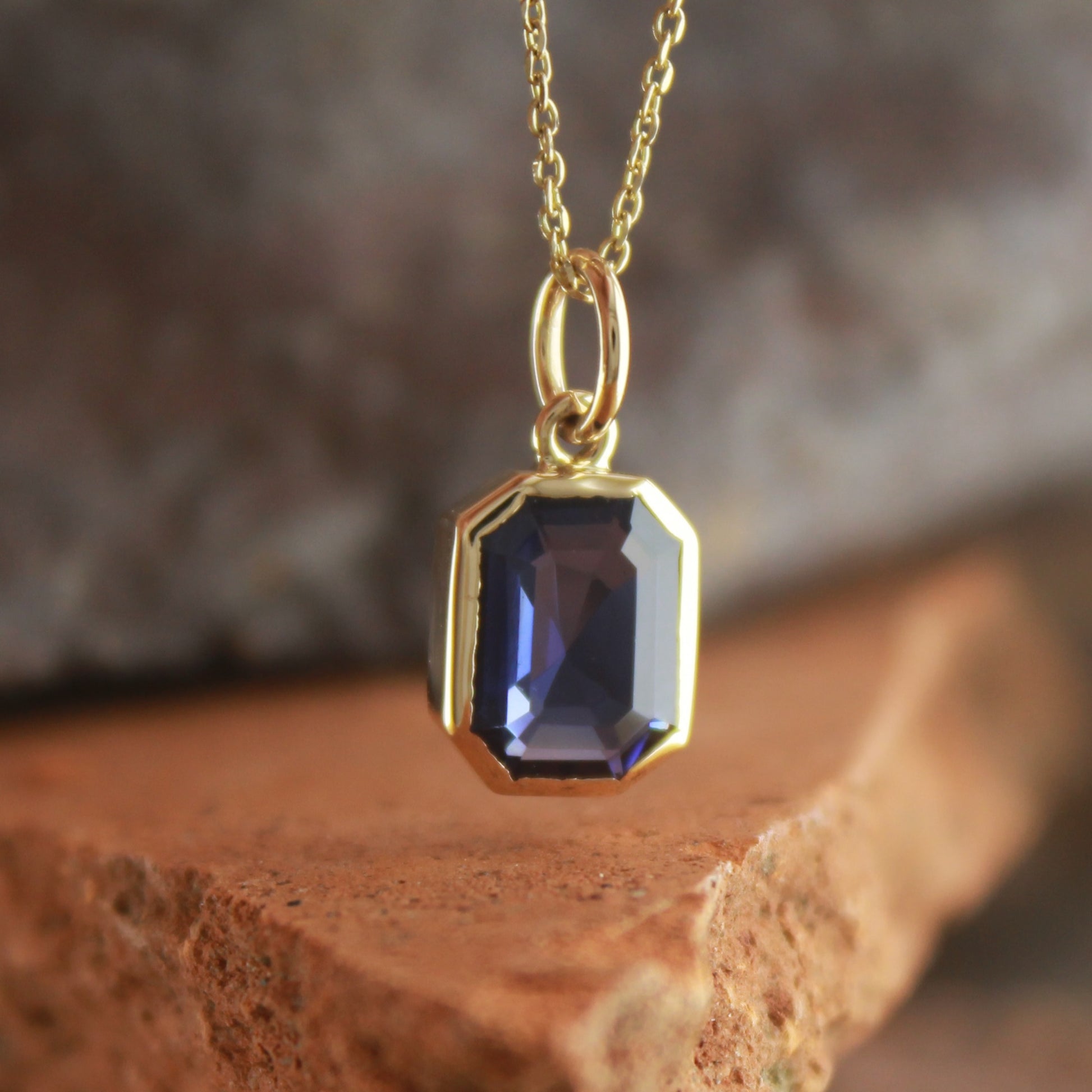 Elegant Bezel Blue Sapphire Necklace – Gemstone Jewelry Gift,
Timeless Sapphire Pendant for Women – Minimalist and Versatile,
Blue Sapphire Charm Necklace – Perfect Everyday Gemstone Jewelry,