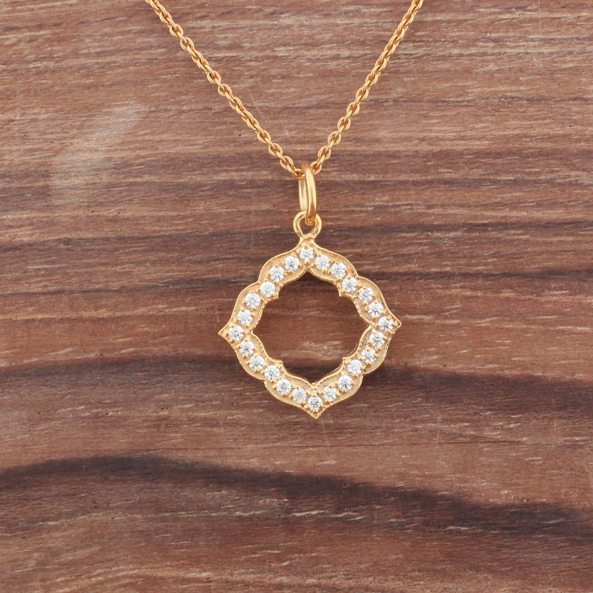 Minimalist Look, Delicate Gold Necklace – Vintage Diamond Design, Vintage-Style Lab Diamond Charm in Recycled Gold, Daily Wear Diamond Pendant