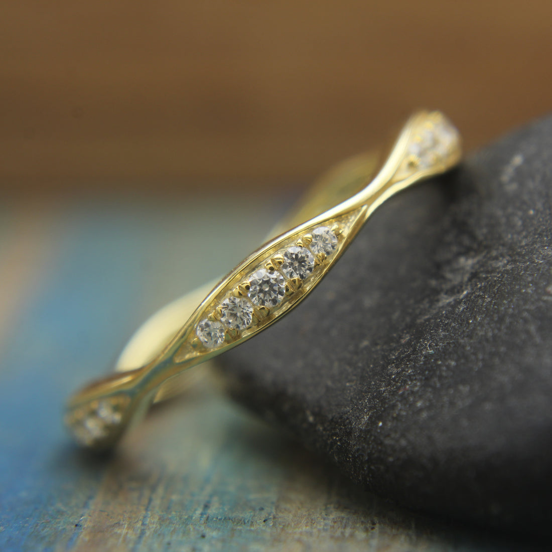 Handmade Knife Edge Diamond Eternity Ring in Recycled Gold – Ethical Stacking Band for Women

Elegant Knife Edge Diamond Stacking Ring in 14k/18k Recycled Gold – Handmade Fine Jewelry