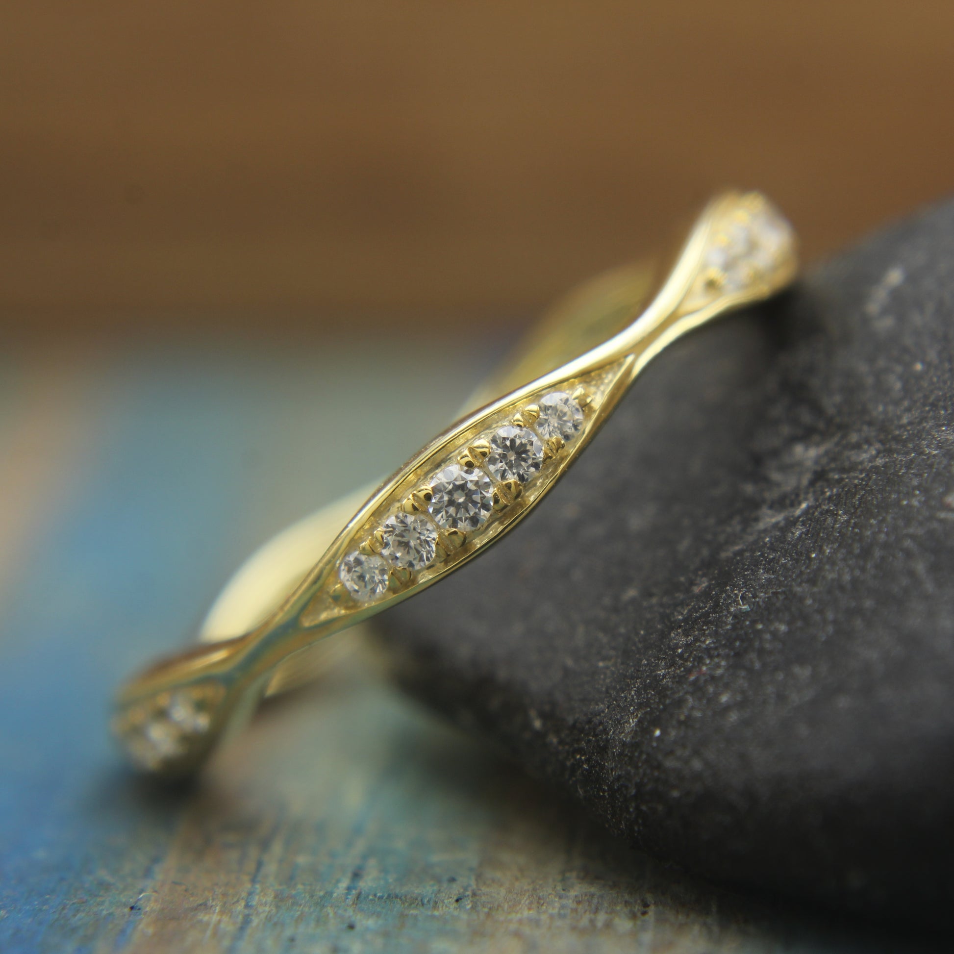 Handmade Knife Edge Diamond Eternity Ring in Recycled Gold – Ethical Stacking Band for Women

Elegant Knife Edge Diamond Stacking Ring in 14k/18k Recycled Gold – Handmade Fine Jewelry