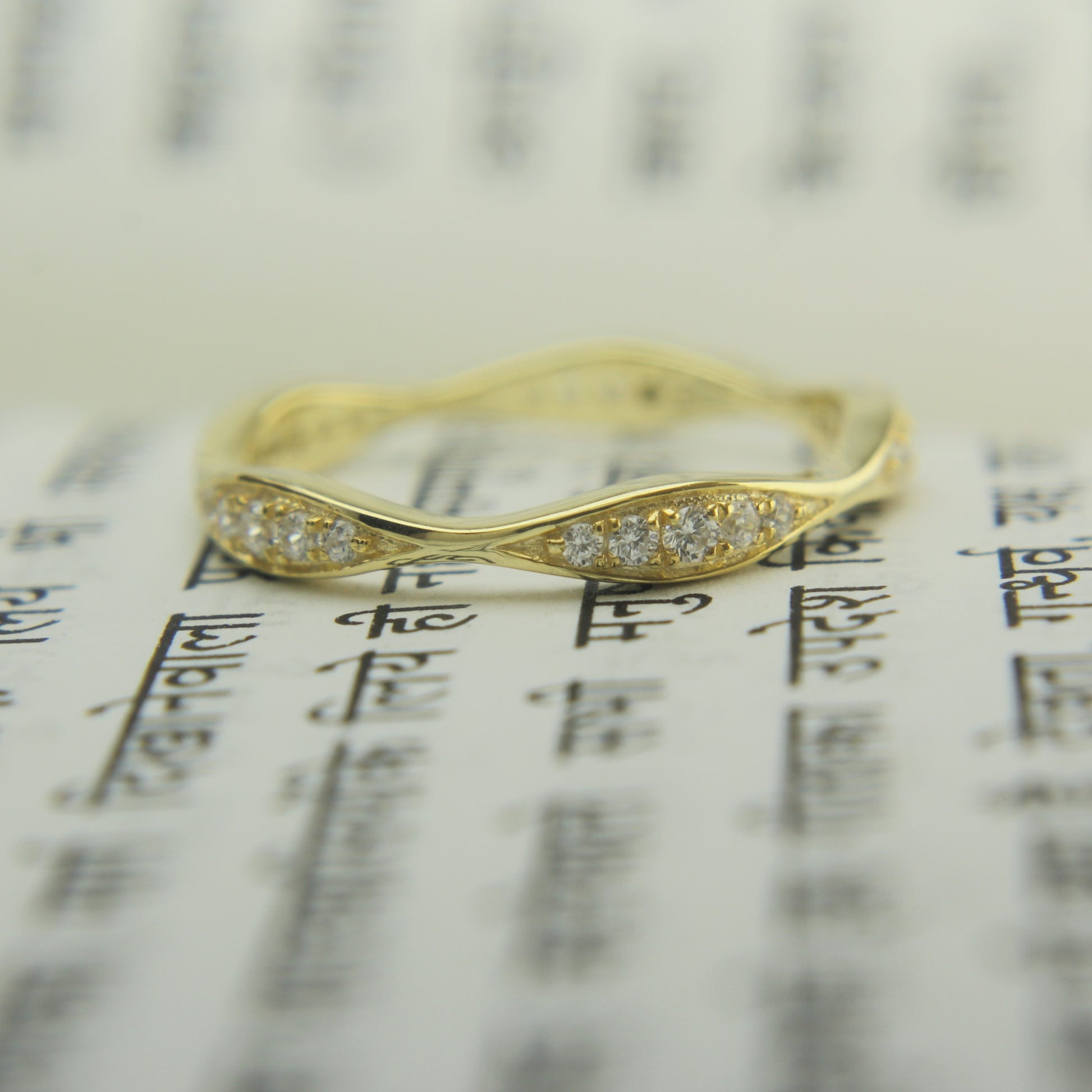 Recycled Gold Diamond Eternity Ring – Handmade Knife Edge Stacking Band for Women

Ethical Handmade Knife Edge Diamond Ring – Recycled Gold Eternity Band for Women