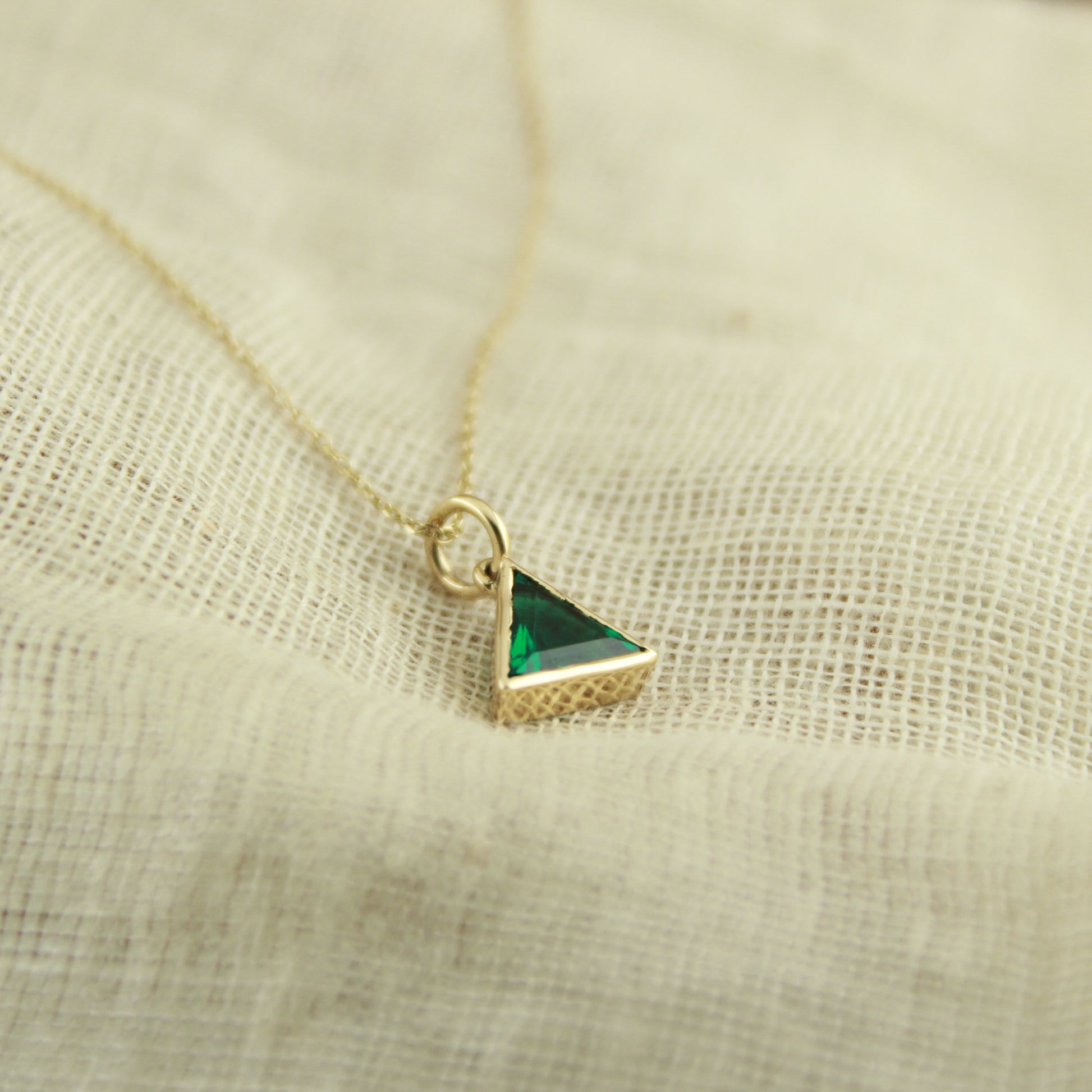 Green Emerald Pendant in 14K Gold, Elegant Emerald Pendant for Brides, Timeless Emerald Necklace Gift, Geometric Emerald Pendant Necklace,