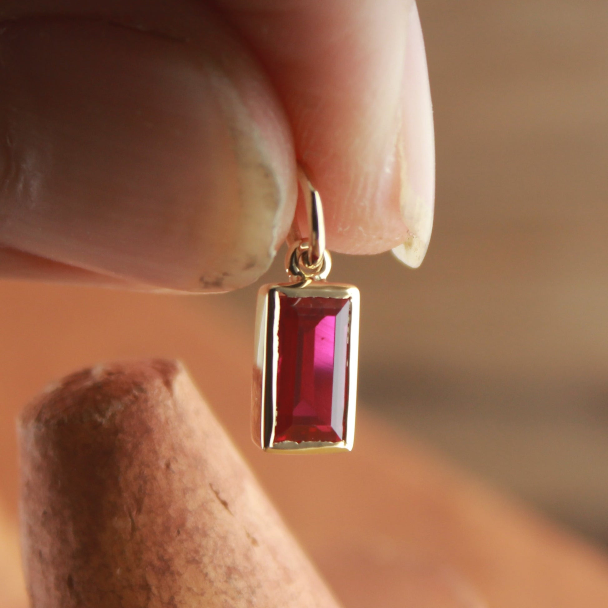 Ruby Bezel Pendant Necklace – Fine Jewelry for Daily Wear,
Minimal Ruby Necklace – Emerald Cut Gold Pendant Gift,
Red Ruby Emerald Cut Necklace – Lab Created Gem in Gold Bezel