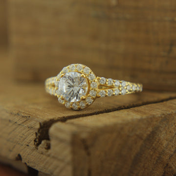 Luxury Round Diamond Anniversary Gift for Her