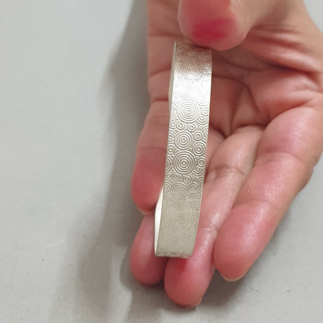 Handmade Pure Silver Bracelet Band, Unisex 999 Silver Bracelet, Machine embossed easy to wear Bracelet, Rolled 925 Silver Bracelet, Bangle - B2